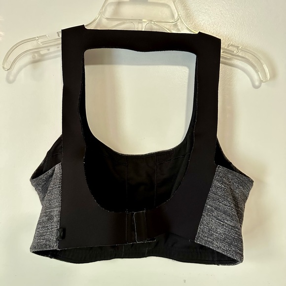 Lululemon sports bra - Picture 2 of 2